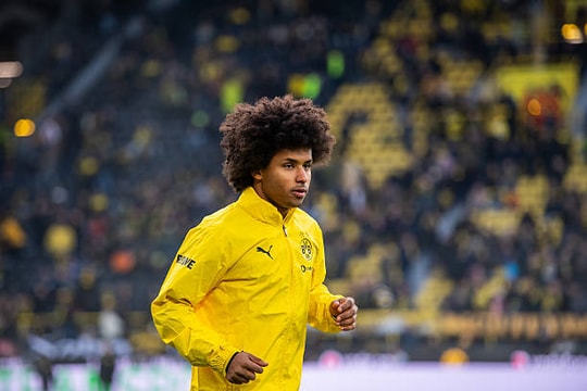 Adeyemi ưu tiên Arsenal, Sancho giảm lương rời MU