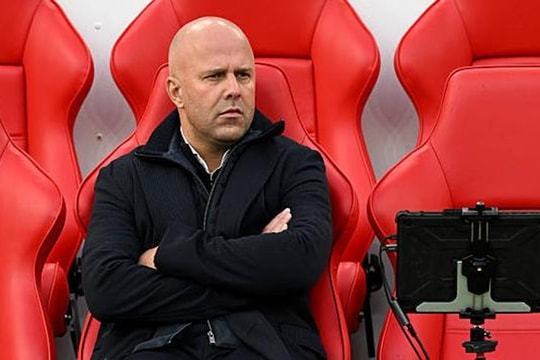 Liverpool thua 0-3 Nottingham, Slot trả giá chiến thuật