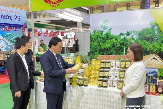 Nghệ An thúc đẩy thương mại biên giới qua Hội chợ Việt Nam - Lào 2025