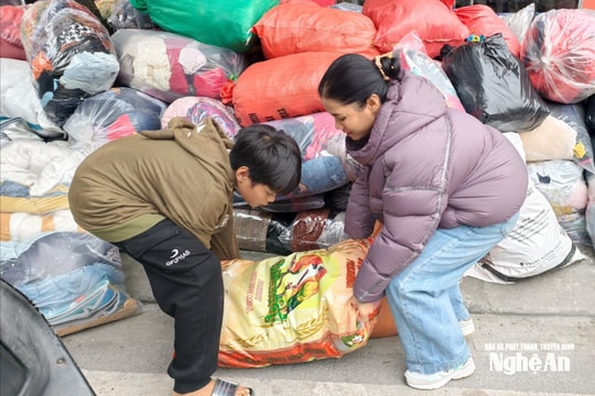 Những chuyến xe nặng nghĩa tình