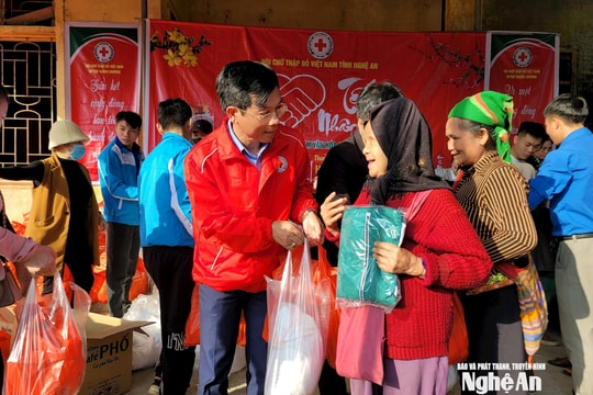 Lan tỏa phong trào “Mỗi tổ chức, mỗi cá nhân gắn với một địa chỉ nhân đạo”