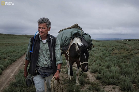 Hành trình 10 năm đi bộ 22.500 km theo dấu chân nhân loại