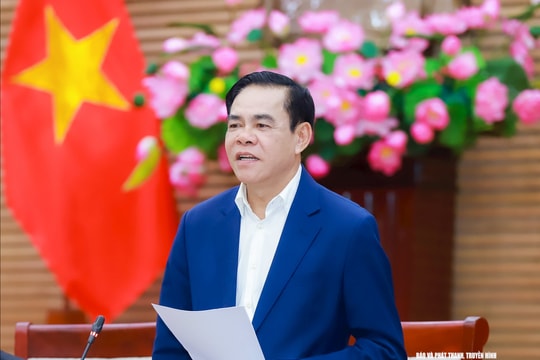 Chủ tịch UBND tỉnh Nghệ An Võ Trọng Hải chủ trì phiên họp thường kỳ của UBND tỉnh