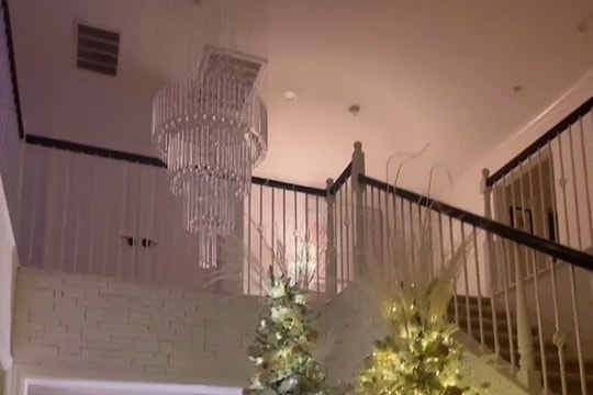 Phạm Hương hé lộ cuộc sống ở Mỹ giữa tin đồn hôn nhân