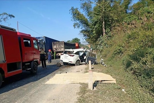 Khởi tố vụ án, tạm giữ lái xe gây tai nạn làm 4 người tử vong