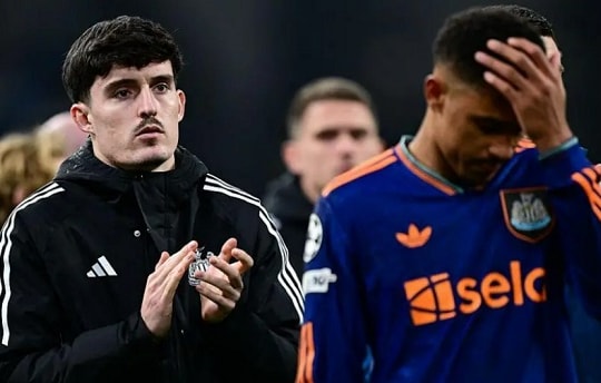 Newcastle thua ngược Marseille 1-2 sau 10 phút sụp đổ