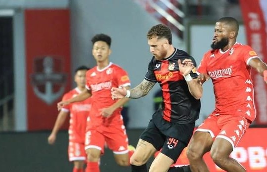 Ninh Bình thắng ngược 2-1, chạm mốc 36 trận bất bại châu Á