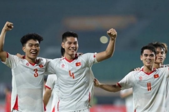 U22 Việt Nam dẫn đầu; Indonesia nhắm trợ lý Liverpool