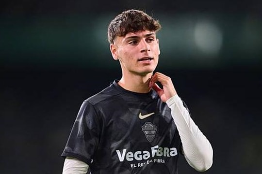 Arsenal theo dõi Mendoza, MU muốn giữ Maguire sáng 26/11