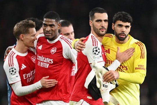 Arsenal 3-1 Bayern: Adrian Durham gọi là hay nhất châu Âu