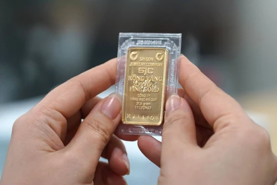 Giá vàng chiều nay 28/11/2025: Vàng trong nước tăng tiệm cận đỉnh