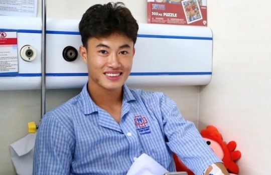 Văn Trường nghỉ hết mùa 2025/26 vì đứt dây chằng chéo trước