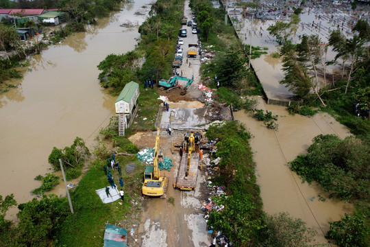 Bất an với đê sông Vinh