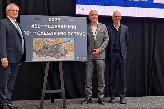 KNDS đạt mốc 450 khẩu pháo CAESAR Mk I, 100 CAESAR OCTAVE