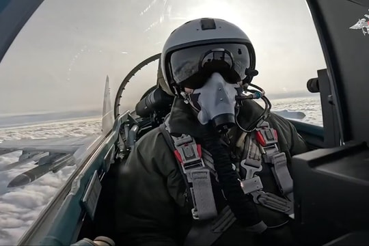 Su-35S buộc F-16 và Mirage 2000 hoạt động xa tiền tuyến