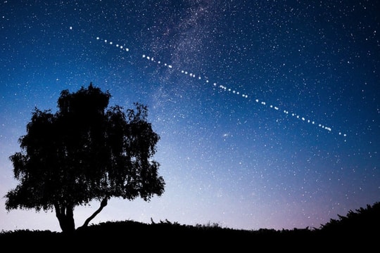 Nga công bố dự án vệ tinh Rassvet cạnh tranh Starlink