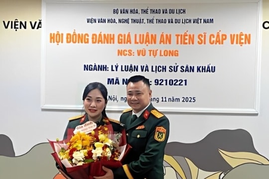 NSND Tự Long nhận bằng Tiến sĩ ở tuổi 52
