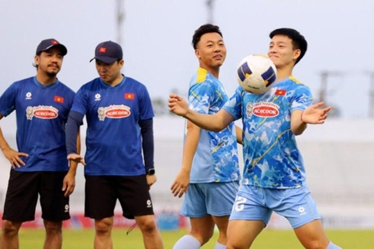 U22 Việt Nam đóng cửa buổi tập cuối, chốt danh sách