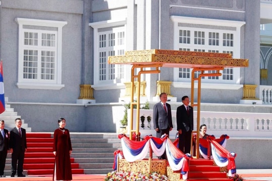 Lễ đón trọng thể Tổng Bí thư Tô Lâm và Phu nhân tại thủ đô Viêng Chăn, Lào
