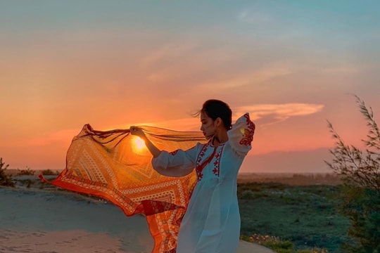 Đồi cát Nam Cương: săn bình minh, trượt cát và xe Jeep