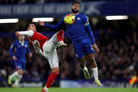 Chelsea 1-1 Arsenal: Reece James tỏa sáng, Maresca ghi dấu