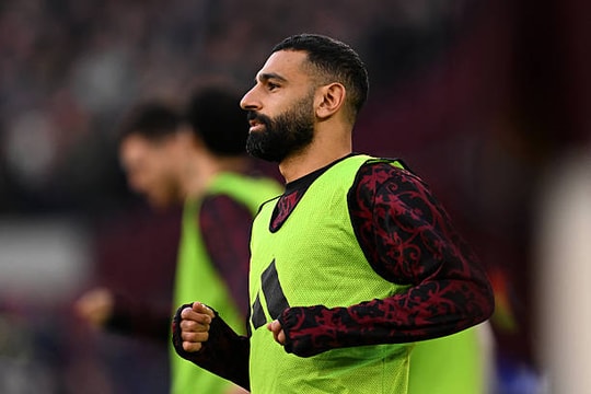 Liverpool thắng West Ham, Salah lần đầu dự bị 90 phút