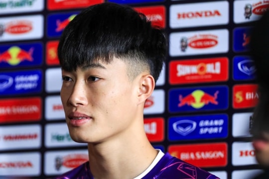 Văn Trường nghỉ hết mùa giải 2025/26, hứa trở lại mạnh mẽ