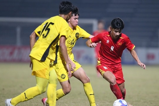 U17 Việt Nam thắng 4-0 U17 Malaysia, báo bạn thừa nhận