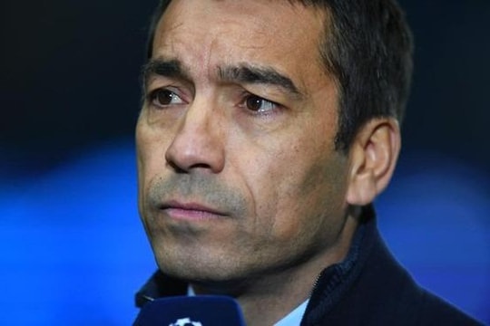 Truyền thông Hà Lan: PSSI chưa liên hệ Van Bronckhorst