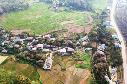 Xóm Mỗ, Thung Nai, Phú Thọ: nhà sàn Mường nguyên sơ