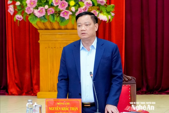 Bí thư Tỉnh ủy Nguyễn Khắc Thận chủ trì phiên họp Ban Thường vụ Tỉnh ủy