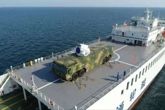 Trung Quốc thử laser LY-1 trên tàu chở hàng Ro-Ro