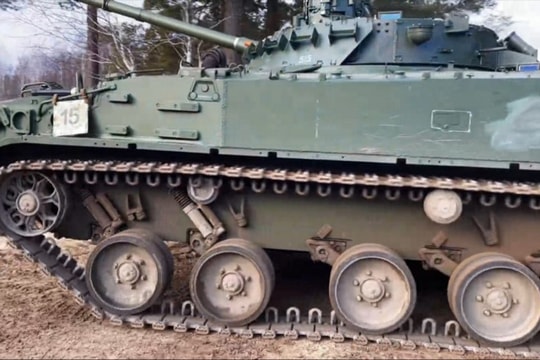Rostec bàn giao BMP-3 với giáp mới và hệ chế áp drone