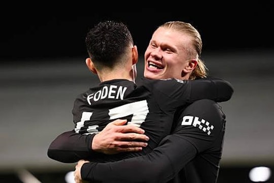 Man City thắng Fulham 5-4 sau màn rượt đuổi 9 bàn
