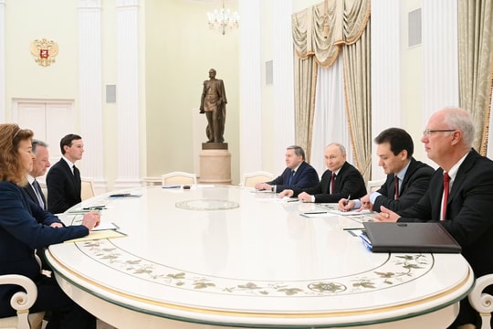 Điện Kremlin thông tin về cuộc hội đàm xuyên đêm giữa Tổng thống Putin và phái đoàn Mỹ