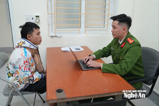 Bắt giữ 2 đối tượng ngoại tỉnh đập kính xe ô tô để trộm cắp tài sản