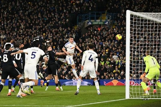 Chelsea thua Leeds 1-3 tại Elland Road: bài học cho Maresca