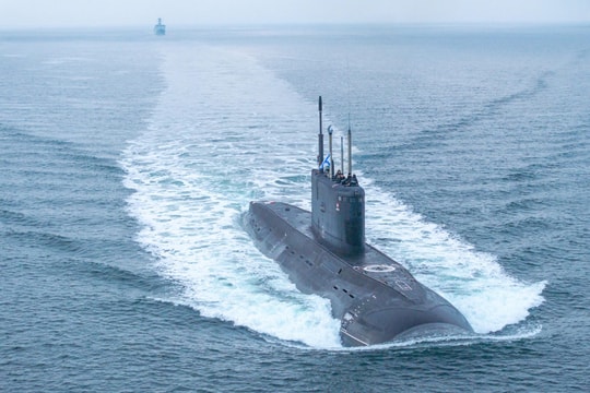 Tàu ngầm Krasnodar nổi gần bờ Đức: năng lực và rủi ro