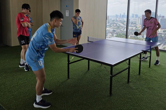 U22 Việt Nam thư giãn, tạm gác chiến thuật trước Malaysia