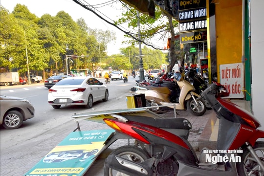 Để xe lấn chiếm vỉa hè bị phạt bao nhiêu tiền theo quy định mới nhất?