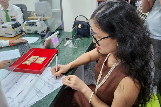 Giá vàng chiều nay 8/12/2025: Giá vàng ACB SJC PNJ, nhẫn, vàng thế giới
