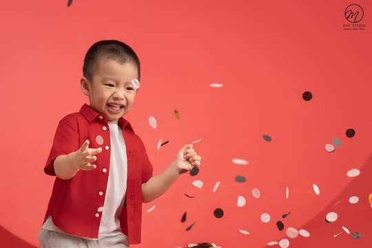 Trần Hiền hé lộ ảnh sinh con trai thứ hai sau một năm giữ kín