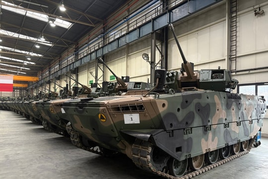 Ba Lan nhận loạt IFV Borsuk đầu tiên, thay thế BMP-1
