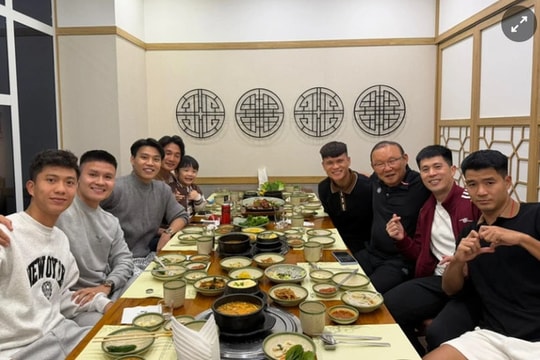 HLV Park Hang-seo hội ngộ Quang Hải, Văn Đức, Đình Trọng