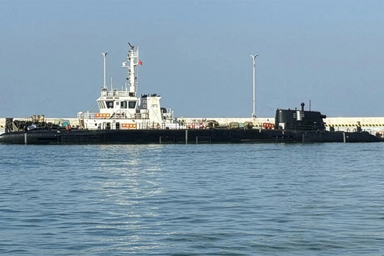 Tàu bán ngầm Trung Quốc, Iran bắn tên lửa, căn cứ Nga Sudan