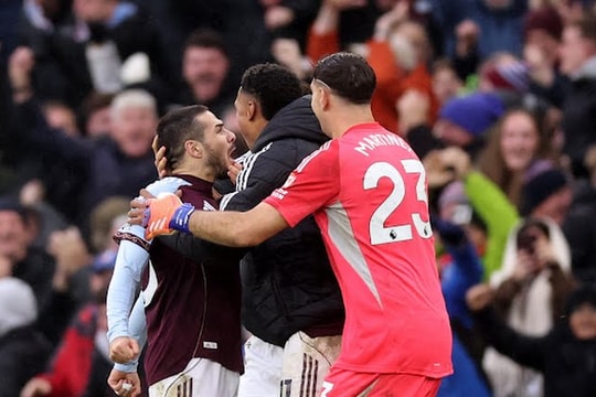 Aston Villa 2-1 Arsenal: Villa có tham gia đua vô địch?