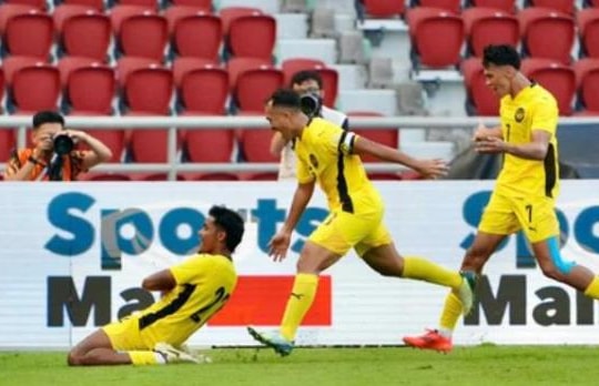 U22 Malaysia thắng 4-1, báo Thái cảnh báo U22 Việt Nam