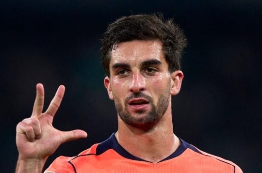 Barcelona thắng Betis 5-3: Ferran Torres lập hat-trick