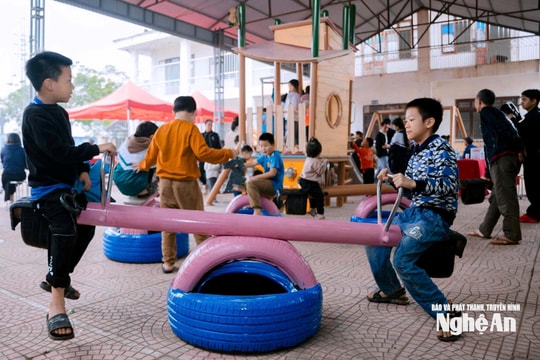 Làng Phú Nghĩa mở cửa sân chơi hòa nhập, tạo không gian an toàn cho hàng trăm trẻ nhỏ