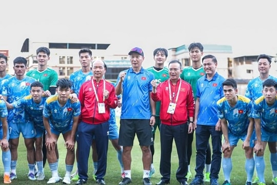 Nữ Việt Nam thắng 7-0; U-22 nhận tiếp lửa trước Malaysia